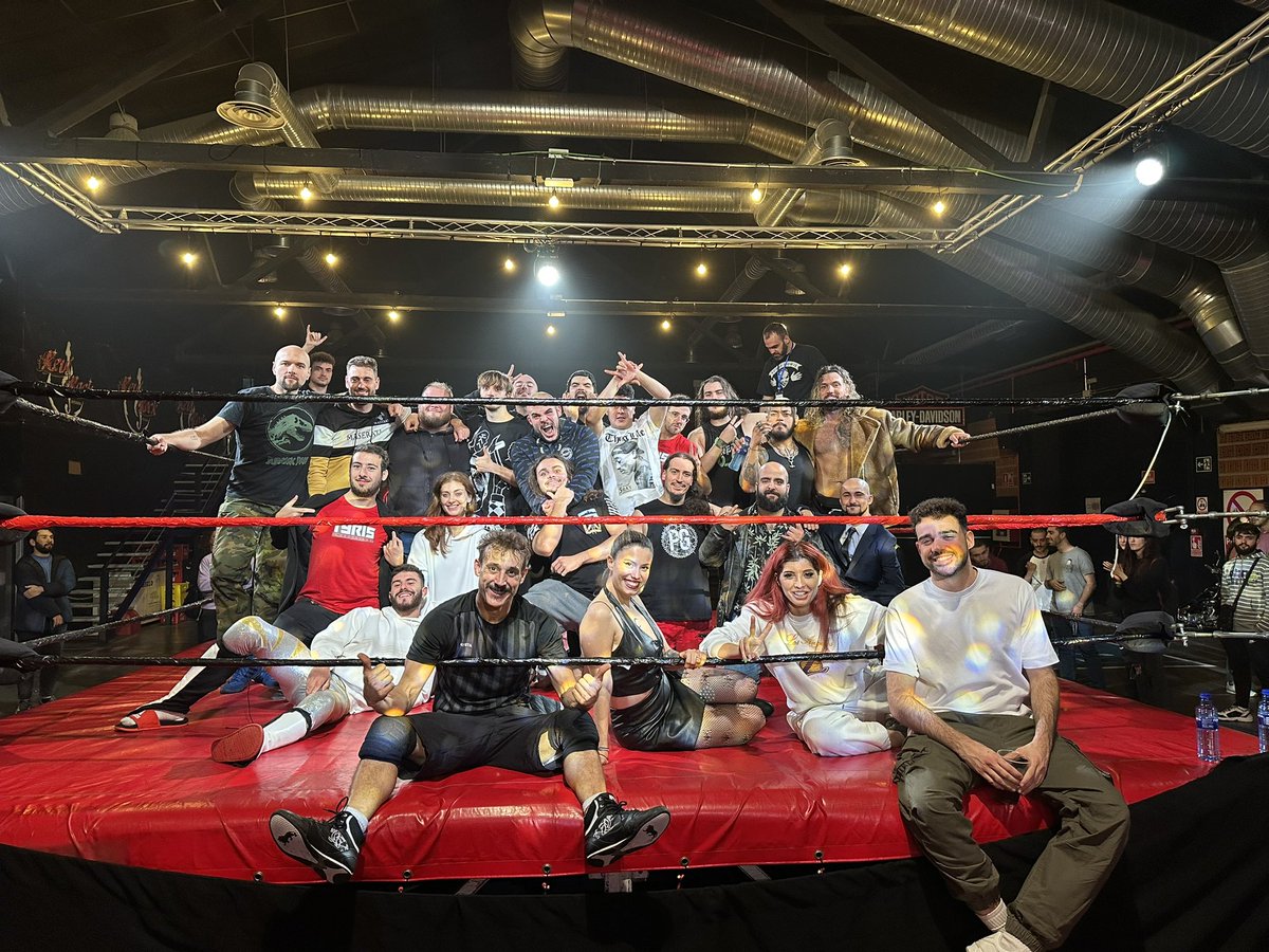 Pep S. Caro ペップ・S・カロ (@elpep23) on Twitter photo Todo el roster despidió TYRISxWAW: United! en Madrid, el show conjunto organizado por Tyris Wrestling & We Are Wrestling. Qué la comunidad luchistica siga creciendo en España.
@WAW_Spain
<a href="/TyrisWrestling/">Tyris Wrestling</a>
#WAW
#TyrisWrestling
#TYRISxWAW
@DelaRosaMaria0 Todo el roster despidió TYRISxWAW: United! en Madrid, el show conjunto organizado por Tyris Wrestling & We Are Wrestling. Qué la comunidad luchistica siga creciendo en España.
@WAW_Spain
<a href="/TyrisWrestling/">Tyris Wrestling</a>
#WAW
#TyrisWrestling
#TYRISxWAW
@DelaRosaMaria0