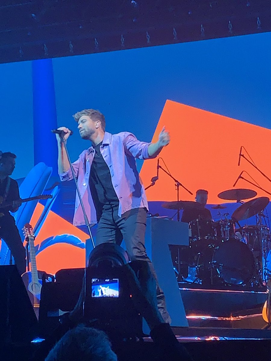 Velovale's tweet photo. @pabloalboran 
Noche mágica la de ayer 
Tu música es mi cable a tierra 
Ya esperando tu regreso ❤️ https://t.co/d5MI5XP1fw