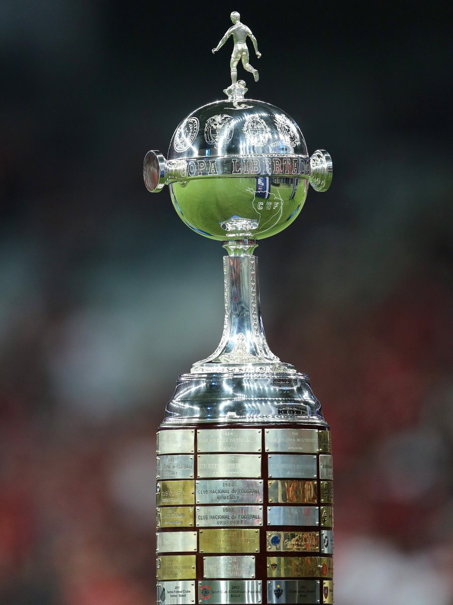 O que fizeram com o troféu da Libertadores?