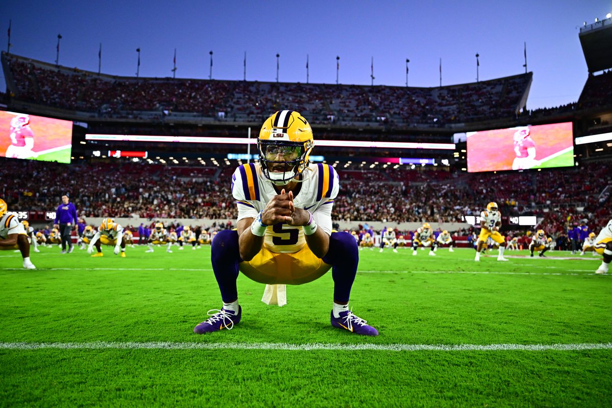 LSUfootball's tweet photo. All Eyes On That Kid 5 https://t.co/GHcoxtsyhh