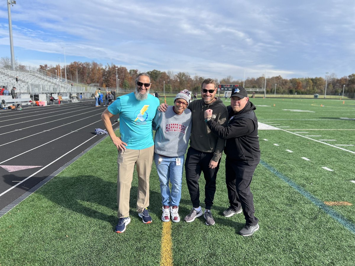 Shaffer_LCPS's tweet photo. Supporting middle school intramural sports @RBMS_Official @SRMS_Official @Smarts_Mill @HPMS_Official @Martinez_LCPS https://t.co/9gwAob8C2G