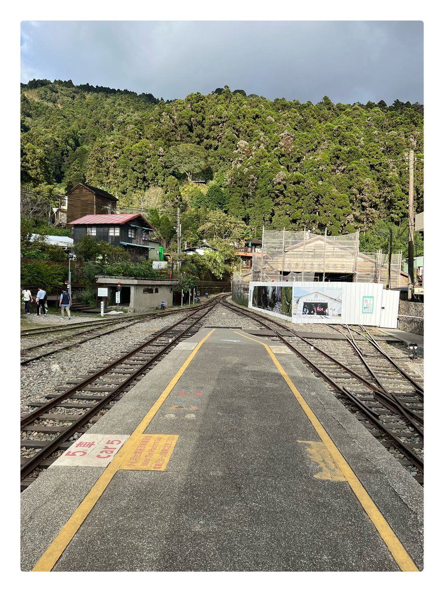 AhmetAkcy's tweet photo. Alishan Township \ Fenchihu Station https://t.co/6AQDHkDXmX