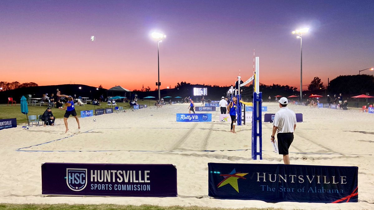 VarsityPrep's tweet photo. Beautiful sunset in Huntsville! #SportsHsv #Ihearthsv #GoPlayHsv https://t.co/3jR9SPnizr