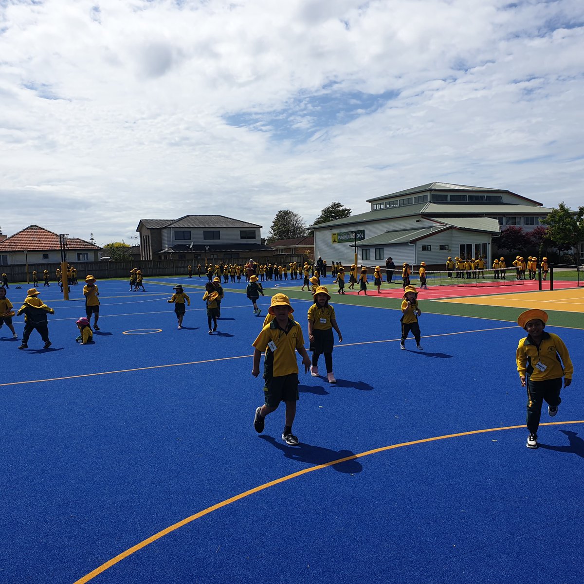 PuhinuiS's tweet photo. We are really enjoying our time in the sun this term as we inch closer and closer to SUMMER

Here are some pictures of our Junior School tamariki enjoying some fitness in the sun earlier this week

😎😎😎 https://t.co/lIxS3G4hCR