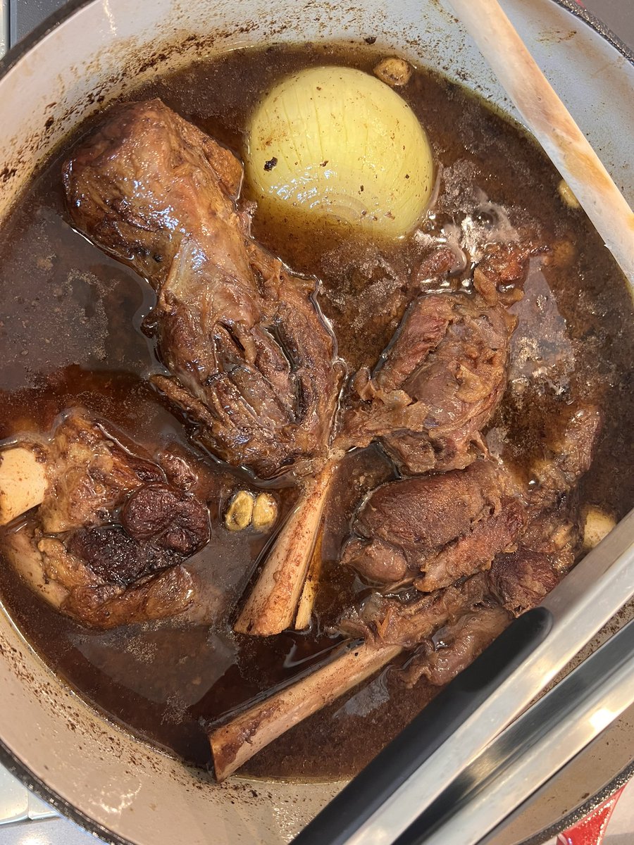 Managed to stop getting pockets in my Taboon, the lamb is nearly done stewing, and…. im drooling. (not very foodsafe ™️, I know I’m sorry)