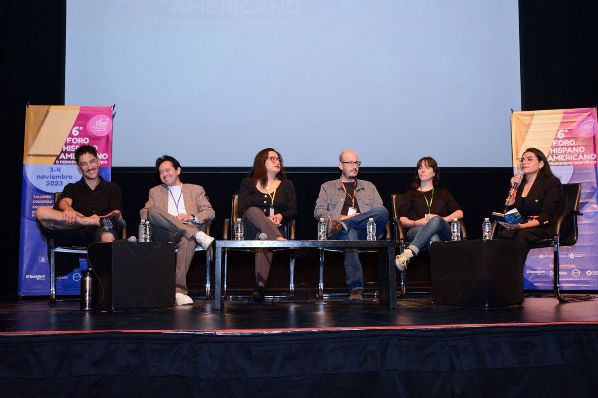 Podcast, podcast, podcast
¡Llévele sus podcasts! Platicamos con podcasters mexicanos sobre sus éxitos y desafíos.
<a href="/cotahiriart/">andresCOTA</a> <a href="/CarloosAntonioo/">Carlos Antonio Sánchez</a> <a href="/mariana_leonm/">Mariana León</a> <a href="/leos/">Leonora Milan</a> <a href="/labestiapodcast/">Omar Zamora</a>