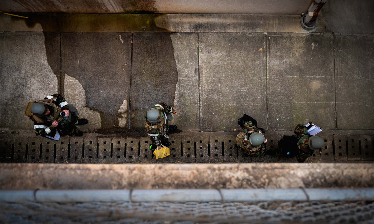 PACAF's tweet image. PACAF Airmen maintain readiness year round!

Wing operations center members from the @51stFW executed a simulated command-and-control center relocation during #VigilantDefense24 at Osan AB.  Exercises like this are critical to maintaining preparedness.

#PACAF2030 #ReadyAF