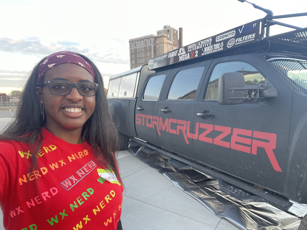 Sierra B. ⛈ tweet media