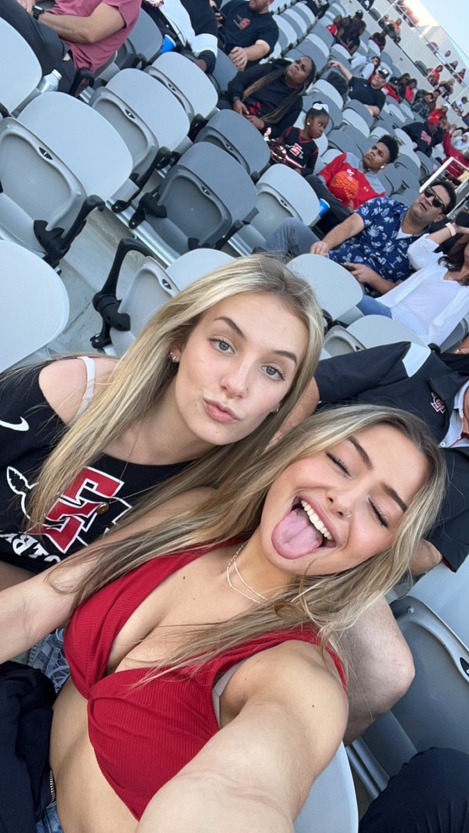 ella sinz tweet media