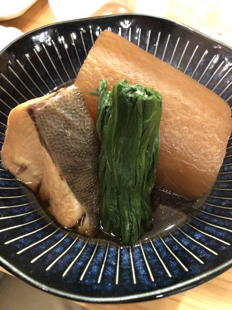 hatobato's tweet photo. 渋谷サウナスからの三魚洞カウンター呑み。素晴らしすぎる週末の過ごし方。〆に小いくら丼。 https://t.co/YFczTjELzt