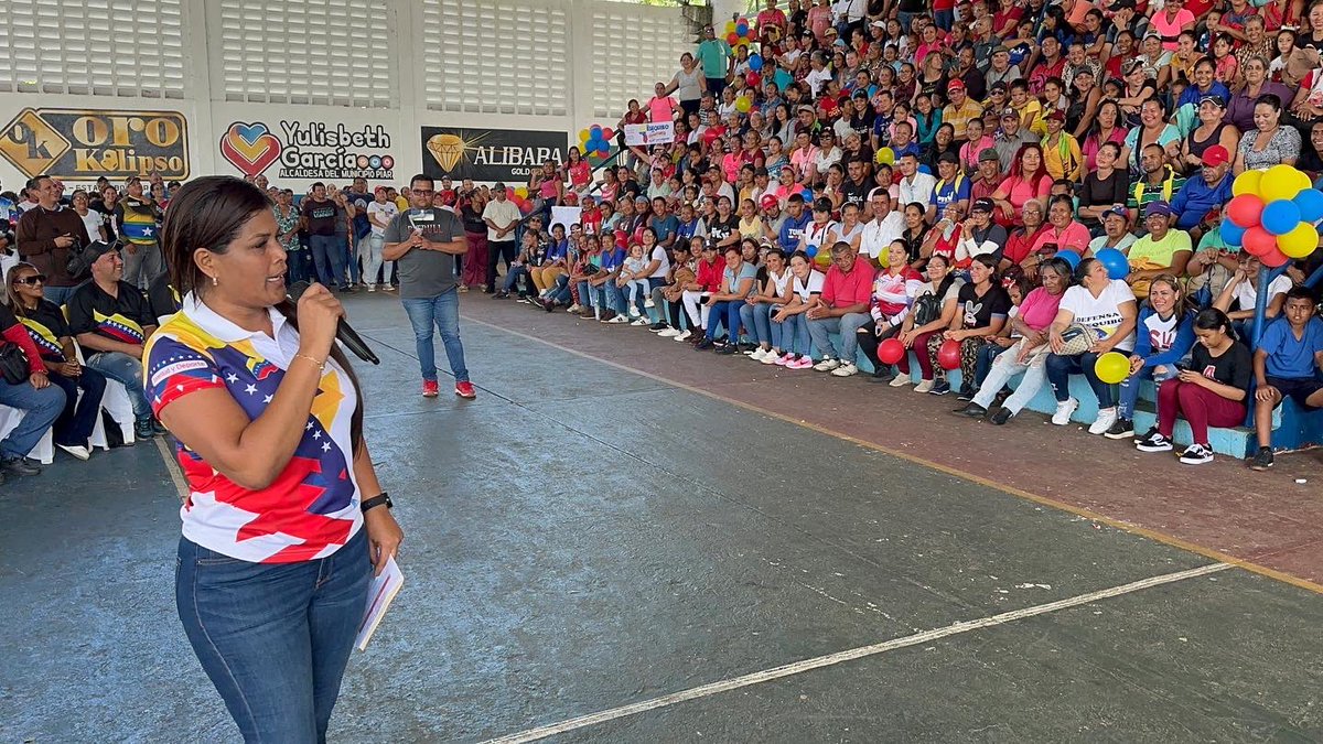 tatachavista's tweet photo. Con la juramentación del Comando de Campaña Venezuela Toda en el municipio Piar, por parte del jefe de campaña @amarcanopsuv nuestro pueblo se prepara para decir Cinco Veces Sí y acompañar al Pdte. @NicolasMaduro en la Defensa de la soberanía sobre nuestro territorio Esequibo https://t.co/HvQyCYlYUG