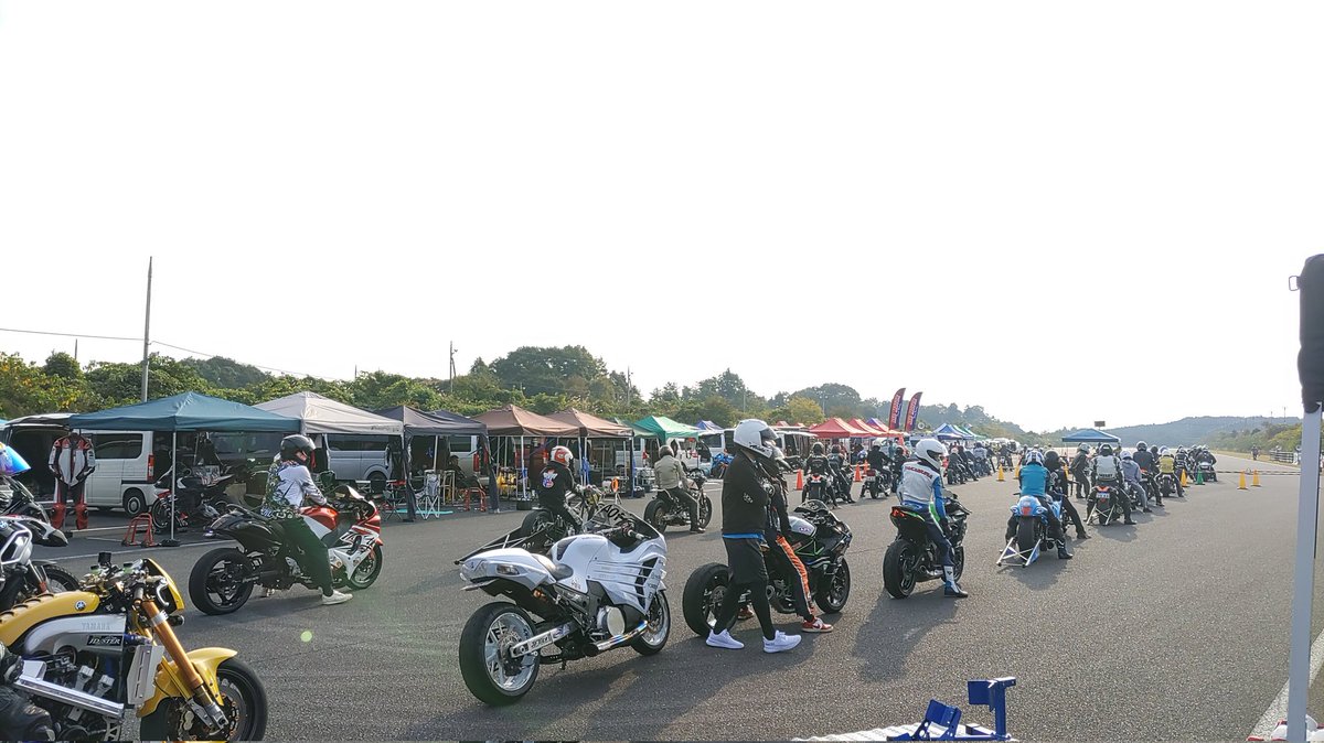 yuji32227's tweet photo. おはようございます☀
JD-STERドラッグレース最終戦‼️
予選始まりました🏍🏍³₃
ドルコパブースも開店です!
#jdster
#dolcopa
#JARI https://t.co/z1wif7YAbW