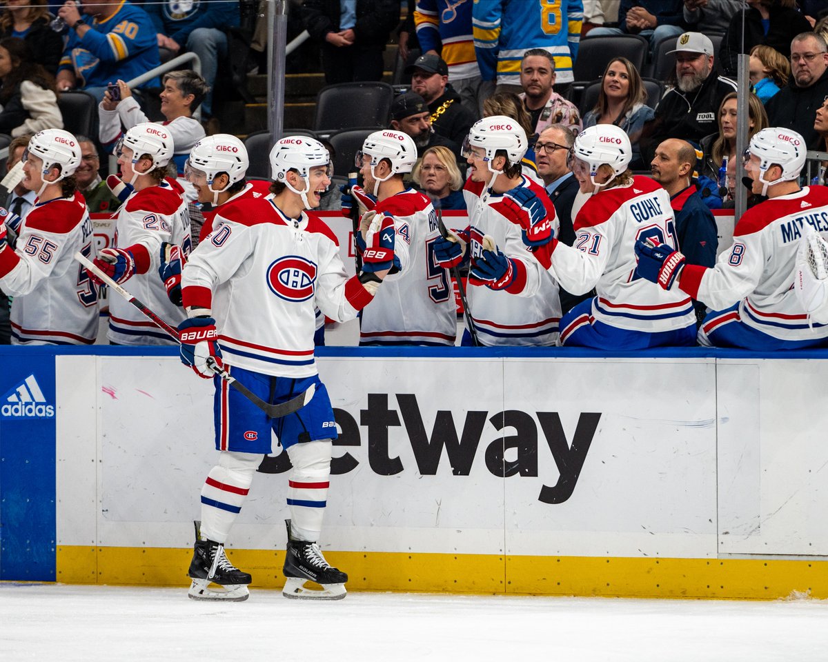 CanadiensMTL's tweet photo. une image qui vaut mille mots

the smile says it all

#GoHabsGo https://t.co/VrF606ICc8