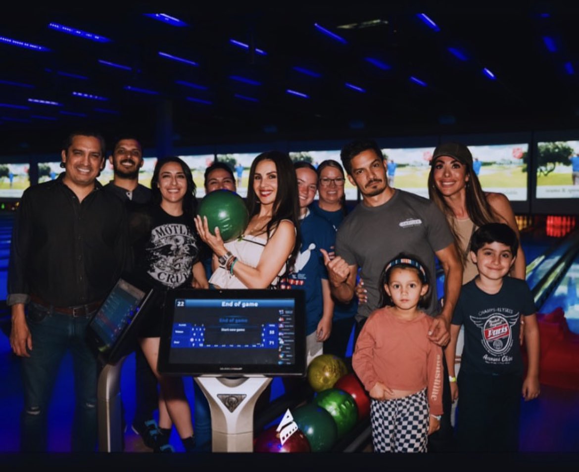 Very cool hanging out recently with the great @eltexmex Nicholas Gonzalez the beautiful World Car Girl @bequiwaq and the awesome @sandragrealty at the 2024 Celebrity Bowl benefiting the @salvationarmysatx🙌 Another great job by @bradmayhar and his team! Special thanks to…