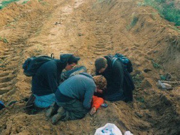 Il y a 20ans, L'armée nazi israélienne avait assassiné l'activiste juive américaine Rachel Corrie, en l'écrasant sous un bulldozer de l'armée, alors qu'elle protestait contre la destruction des villages palestiniens!