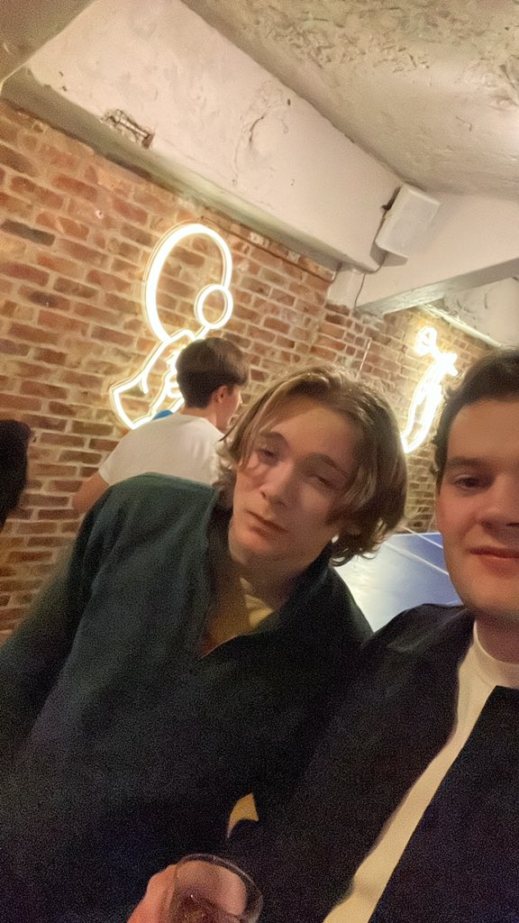 Lucas Braathen på byen i bergen