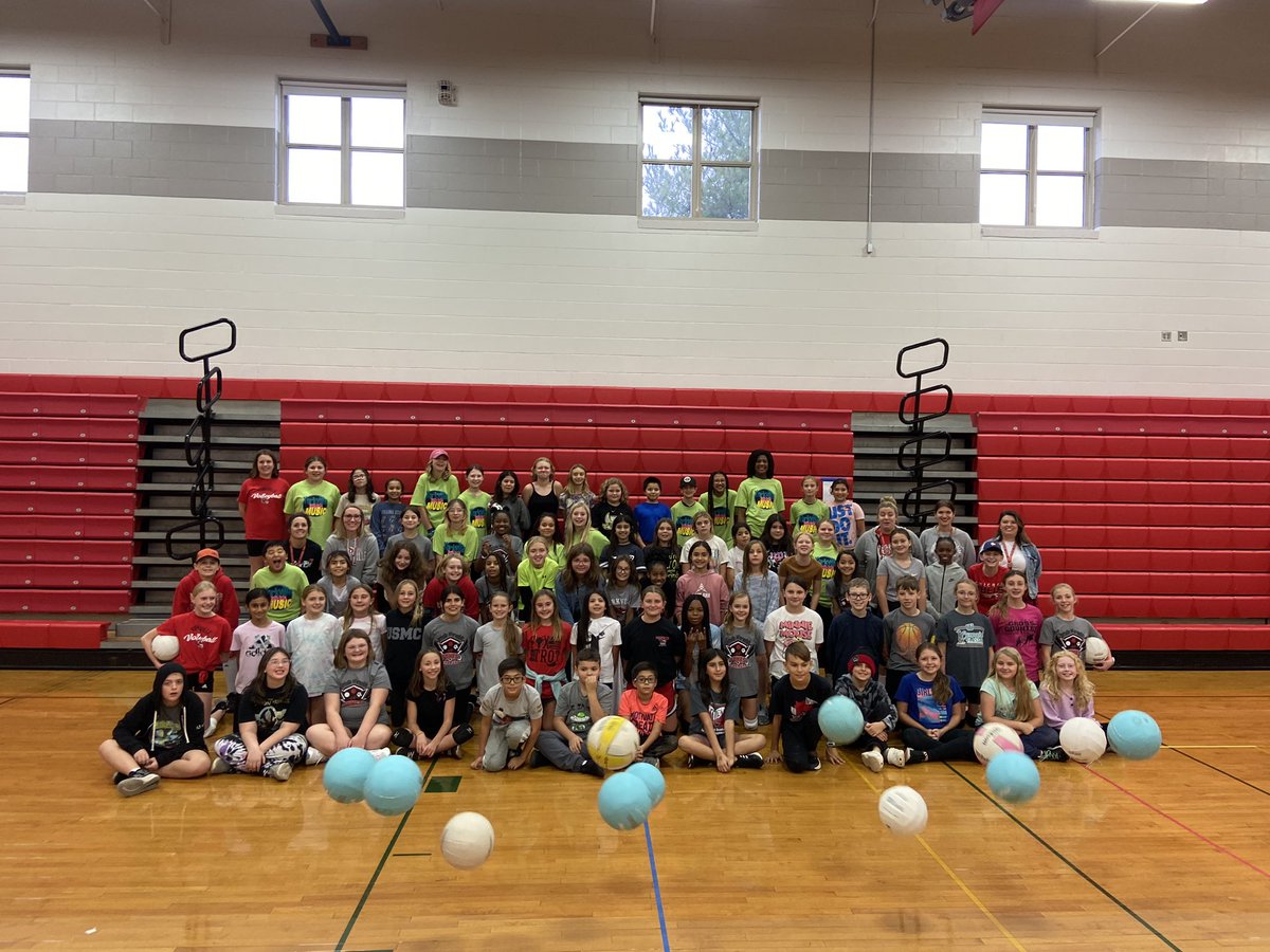 MrsPaulsonY115's tweet photo. Had a blast coaching volleyball for @115yis with @TweediesTweets_ all four of our 6th grade teams won today and showed great sportsmanship and teamwork! Couldn’t be more proud! 🥰 https://t.co/zdVut7H0QC