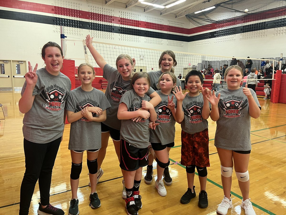 MrsPaulsonY115's tweet photo. Had a blast coaching volleyball for @115yis with @TweediesTweets_ all four of our 6th grade teams won today and showed great sportsmanship and teamwork! Couldn’t be more proud! 🥰 https://t.co/zdVut7H0QC