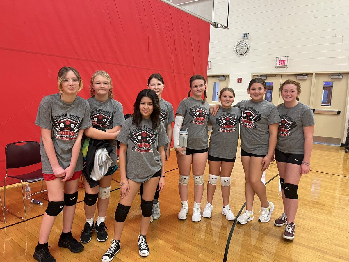MrsPaulsonY115's tweet photo. Had a blast coaching volleyball for @115yis with @TweediesTweets_ all four of our 6th grade teams won today and showed great sportsmanship and teamwork! Couldn’t be more proud! 🥰 https://t.co/zdVut7H0QC