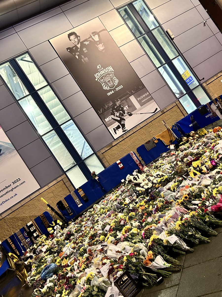 NicnooBurton's tweet photo. Impeccable 2 minute silence for Adam tonight, followed by the Last Post & spontaneous applause. All handled so respectfully by @PanthersIHC, with special mention for @announcer_stef - boy, that mustโve been hard. You are doing Adam & his family proud.
#AJ47 #RIPAdam #HockeyFamily https://t.co/ZlYcpNZD9B