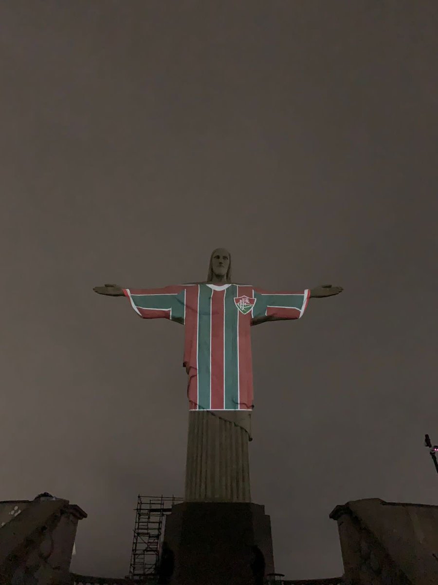 🎵AAAI CORRA E OLHE O CÉU 🎵

SIM,  O CRISTO REDENTOR É TRICOLOR!