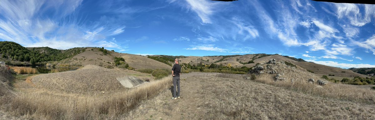 apw_mdmph's tweet photo. Nothing like a Saturday hike on a beautiful #NCal day 🌞
#WomensHealth https://t.co/Io4lJVwbFW