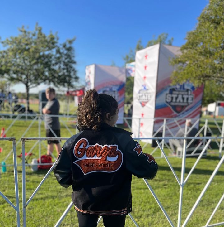 dobie_xc's tweet photo. ๐งกSO SUPER PROUD OF YOU๐งก
STATE MEET 5K SCHOOL RECORD TIME TO BEAT 19:36
๐ฃ๏ธSET BY JUNIOR LAUREN GARZA 2023
What an outstanding performance today!!! Thank you to all for the support/kind words/and wonderful wishes of luck!!! SHE LEFT HER MARK
#DobiePride #DOBIETX #PISDSTRONG https://t.co/z8ZB2qrRTp