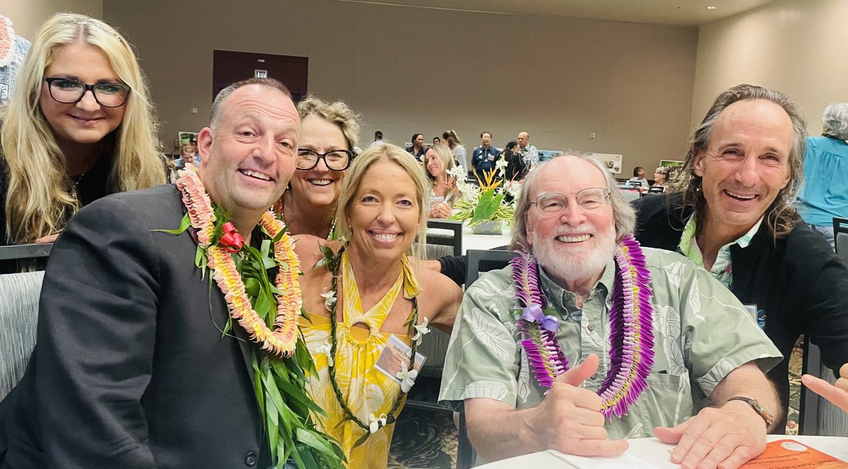 DaveAdams13's tweet photo. GREAT to be part of the presentations at “The Thinking Classroom Hawai’i” on O’ahu today. We appreciate the opportunity to talk story with Governor Josh Green &amp; former Governor Abercrombie about improving education. Mahalo ⁦@HawaiiCharters⁩ https://t.co/PUupXPPArV