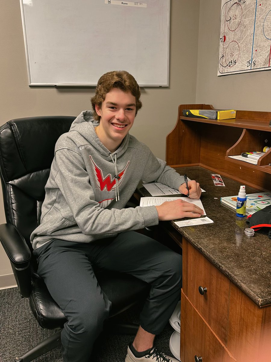 Congratulations to Cooper Anderson <a href="/canderson__7/">Cooper Anderson</a> on signing his tender with the Aberdeen Wings of the NAHL. <a href="/AberdeenWings/">Aberdeen Wings</a> #ElkPride!