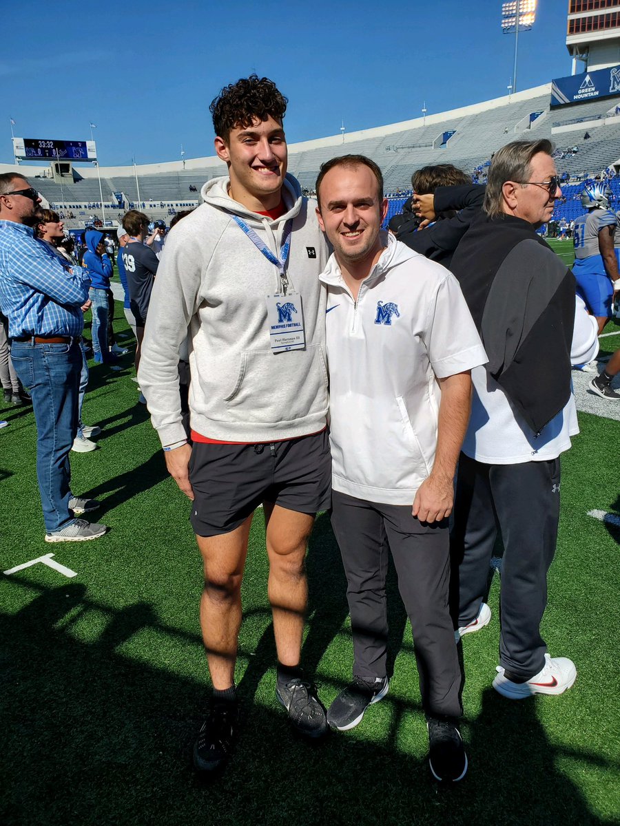 Thanks to @CoachBradSalem, @CalebStoneking, and @MemphisFB for a great gameday experience! Can’t wait to be back!! @jonhebb @CoachBigPete @CoachShiffman @ChrisGriggs9 @AllenTrieu @SWiltfong247 @LemmingReport @Rivals_Clint @EDGYTIM @PrepRedzoneIL @DeepDishFB @Rivals