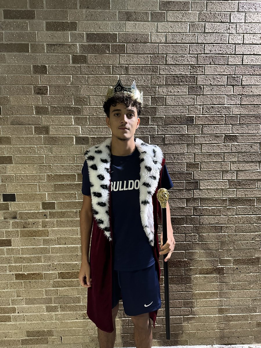 Dogs (12-6-1) win over Bellingham, 2-0 and advance into the Round of 16 in the MIAA D4 tournament. João Faria and Kaiky Araujo score goals. Great team effort as Mikey Harlow keeps a clean sheet between the pipes. João Faria is named King of the Pitch!