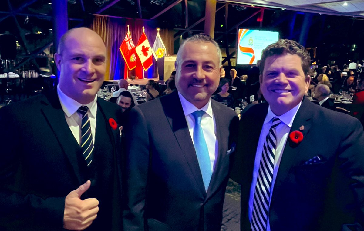 SteveDesroches's tweet photo. Joined by @DavidHillWard3 &amp; event sponsor Bill Ayyad from @taagcorp at annual @OttawaPolice @Shaw_Centre Gala in support of local charities including @thedooryouth613 @rsc_crs - Une soirée de fête et de générosité! https://t.co/ArtB9K5Nh1