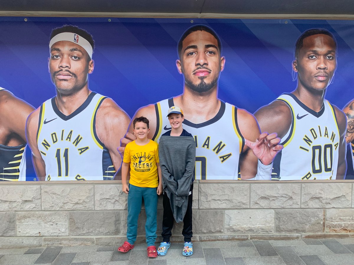 jesseosbourne's tweet photo. I’m grateful these two like to tag along on #pacersgamenight. https://t.co/swaEz4L1Rg