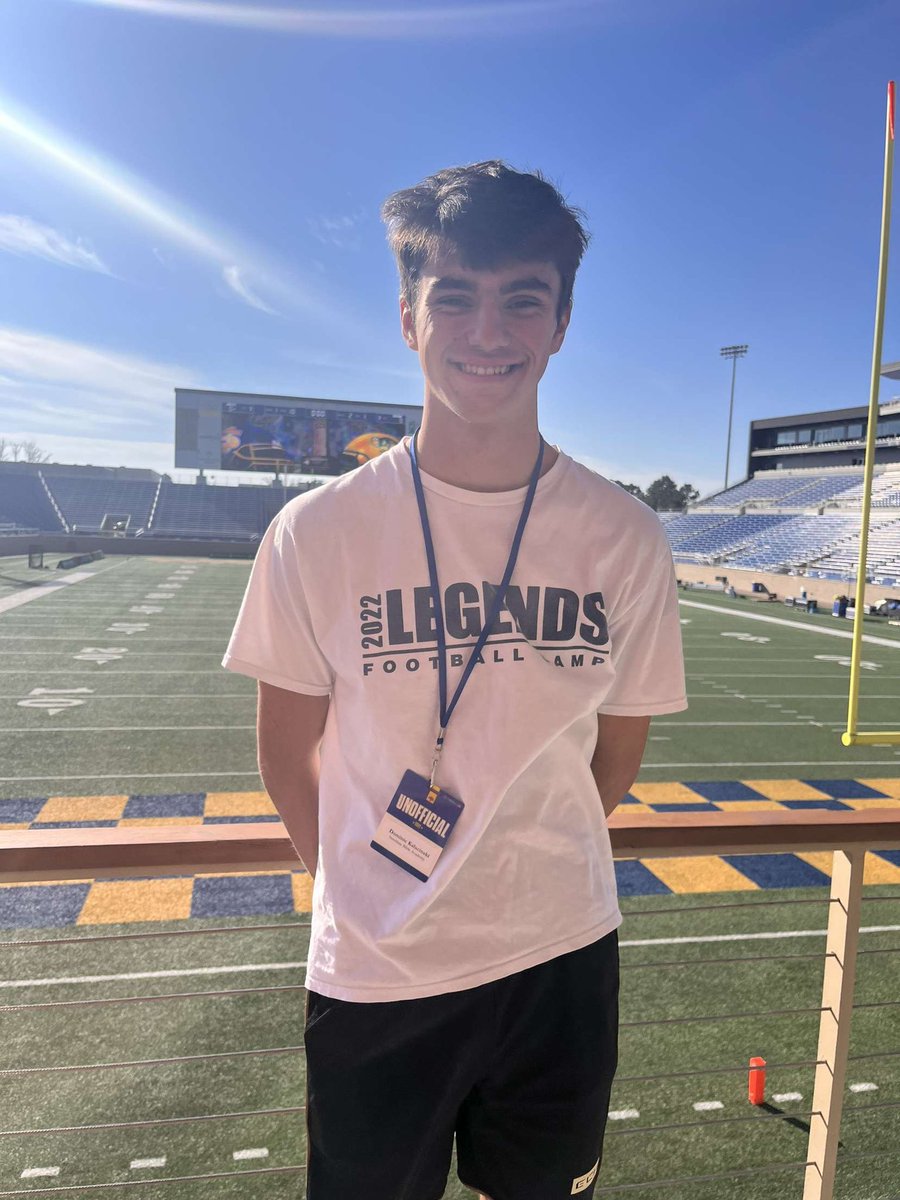 Had a great time today watching some <a href="/GoJacksFB/">SDSU Football</a> thank you for having me down <a href="/CoachLujan/">Zach Lujan</a> and the rest SDSU football staff for the opportunity! Can’t wait to be back!! #gojacks <a href="/PrepRedzoneDAK/">Prep Redzone Dakotas</a> <a href="/NWahlScouting/">Nate Wahl</a> <a href="/I_am_tknight/">Superman</a>