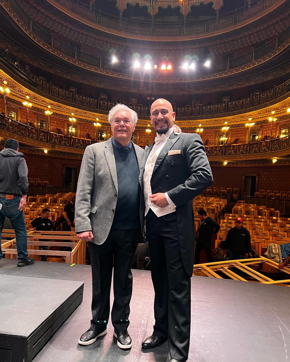 Barijuanin's tweet photo. Arturo Márquez the man #music #cervantino https://t.co/9WiT1lGJCp