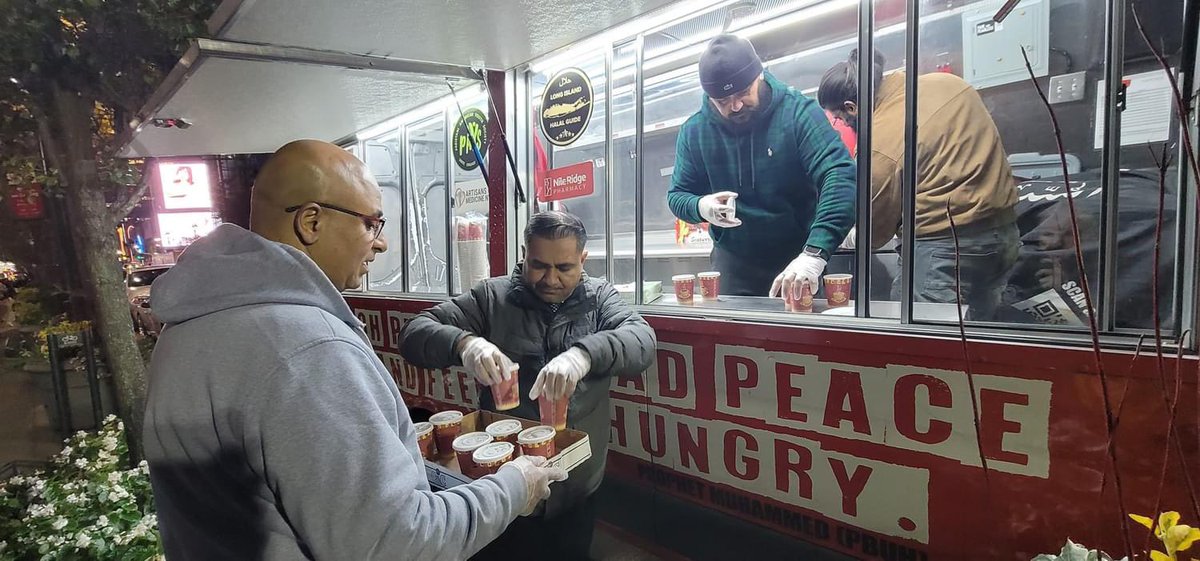 NYPDMuslim's tweet photo. We were out in the cold donating #HotChocholate and serving HOT food to the Homeless and Migrants. Great job by all involved by volunteering and donating especially Ali Baba and @MuslimsGivingNY https://t.co/woojdi1QCB