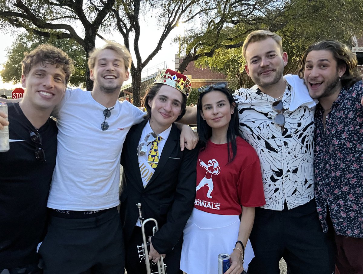uiwcardinals's tweet photo. Enjoying some post homecoming game fun at NestFest! Thank you to all of our alumni, students, parents, employees and friends for making this #UIWhomecoming one to remember! ❤️
#OneWordForever https://t.co/dvng7FL5KY