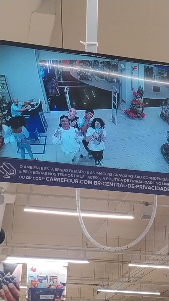 kekwpoglu's tweet photo. essa ficou do krl https://t.co/WxVrqu1jYd