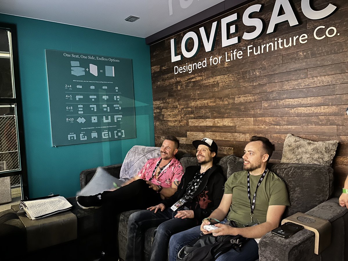 Last night was 🔥 Thanks to these ⭐️s for coming by! #BlizzCon2023 #LovesacxDiablo 

@Rhykker @lord__fluffy @oswguild @Jymnasium_d2 @Dieoxide_ @akasnuggie @Thapchild @actuallyarcane @annacakeL