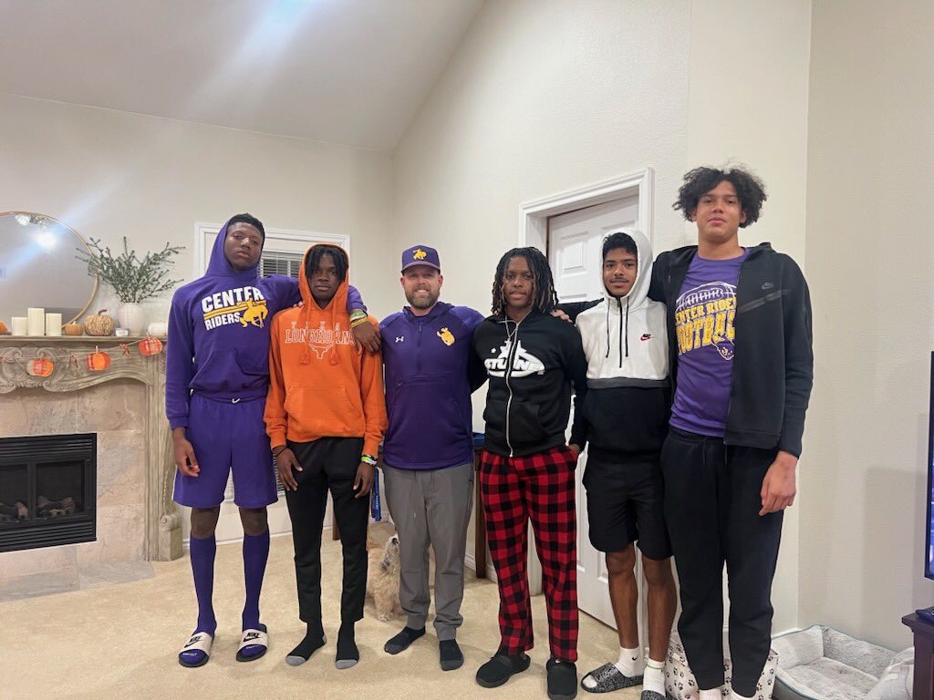 CoachJHuff's tweet photo. Can’t say enough about the growth and commitment our players have shown this season! One at a time moving forward. No Retreat! https://t.co/EN8a0uY0k7