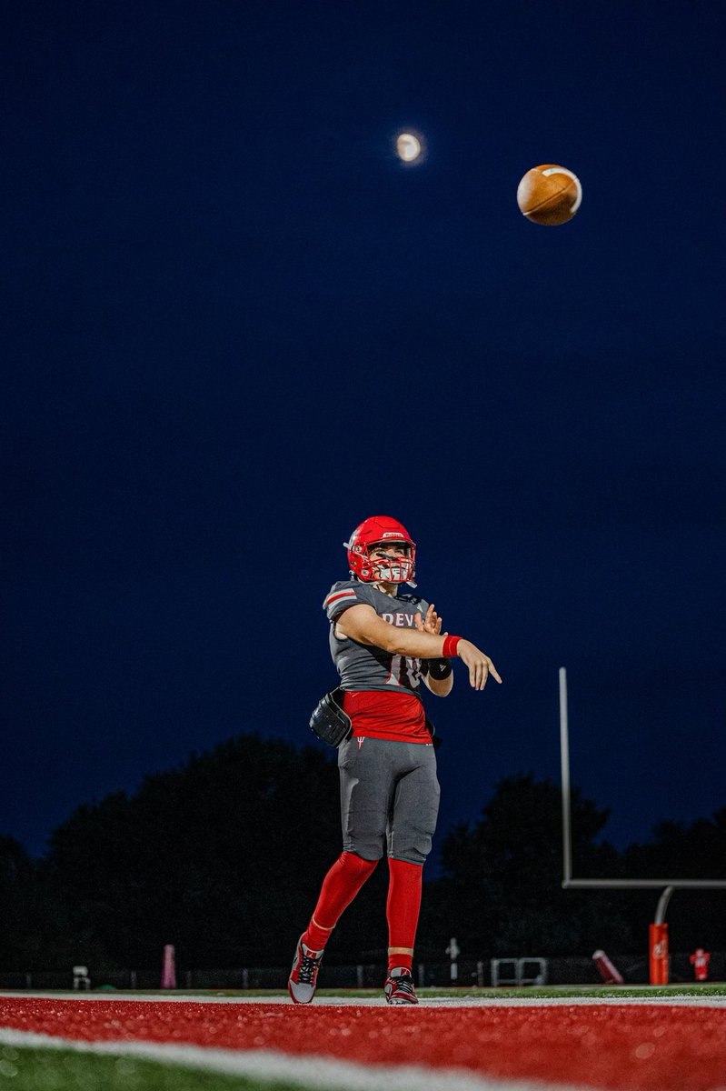 sacip49's tweet photo. Congratulations to our All-HHC players:

@nikschindler10 (QB)
@RaijonLaird (LB)

Honorable Mention:

@Brandoncurl3 (WR) https://t.co/zsnmmMCYZP