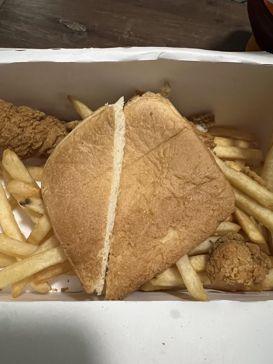 fae0023's tweet photo. Really??? @DairyQueen https://t.co/HgDt4LoFlI
