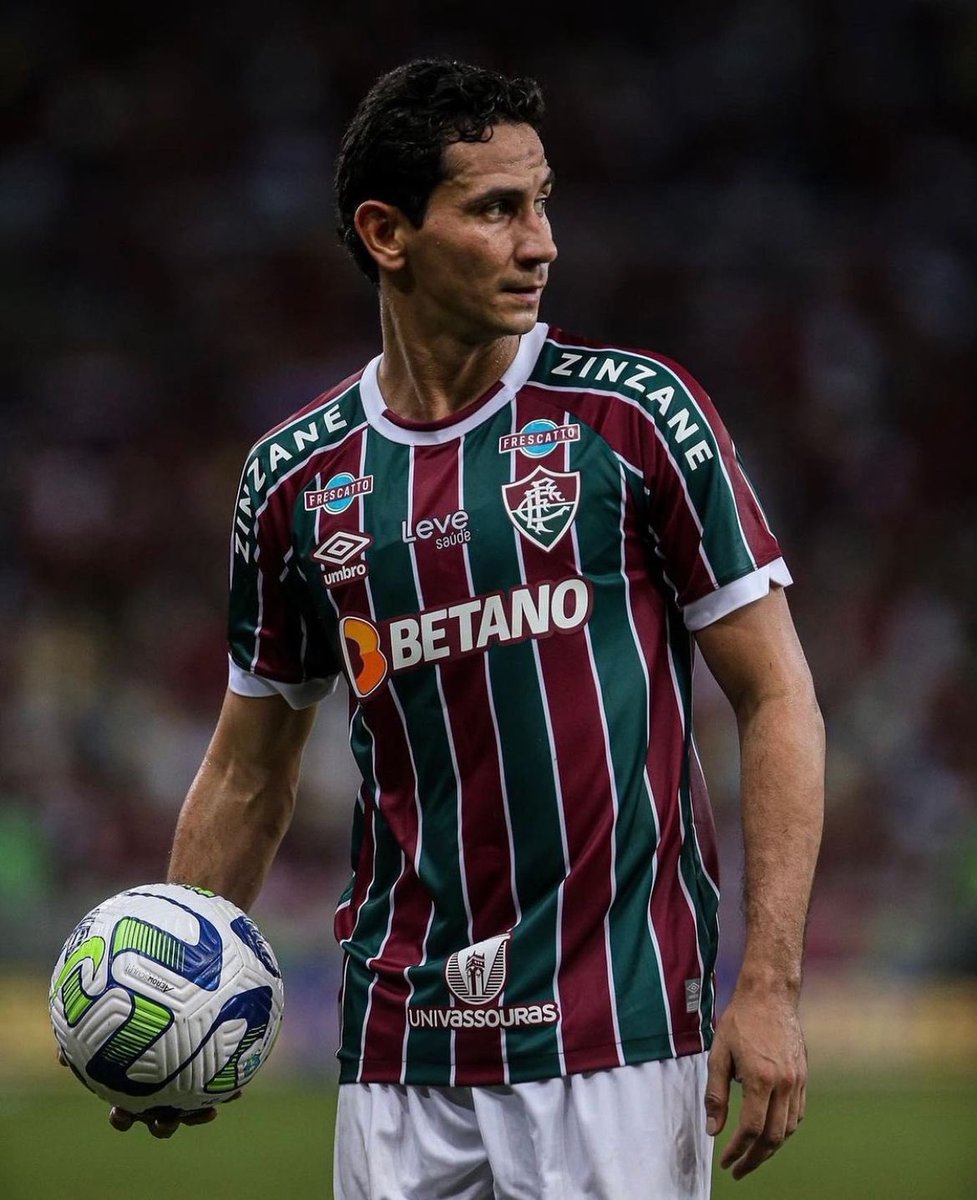juegosimple__'s tweet photo. “Ganamos una de las Copas mas dificiles, en fase de grupos tuvimos que enfrentar a la torcida más fuerte y difícil de America: la de River Plate”.

Firma: Paulo Henrique Ganso. https://t.co/7hM5q00LbL