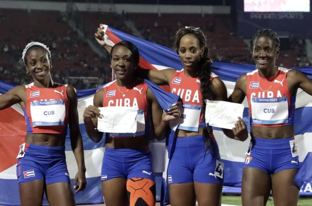 Pedazo de medalla de oro en 4x400 que alcanzamos… las mujeres cubanas maravillosas, invictas, hermosas!!! ❤️