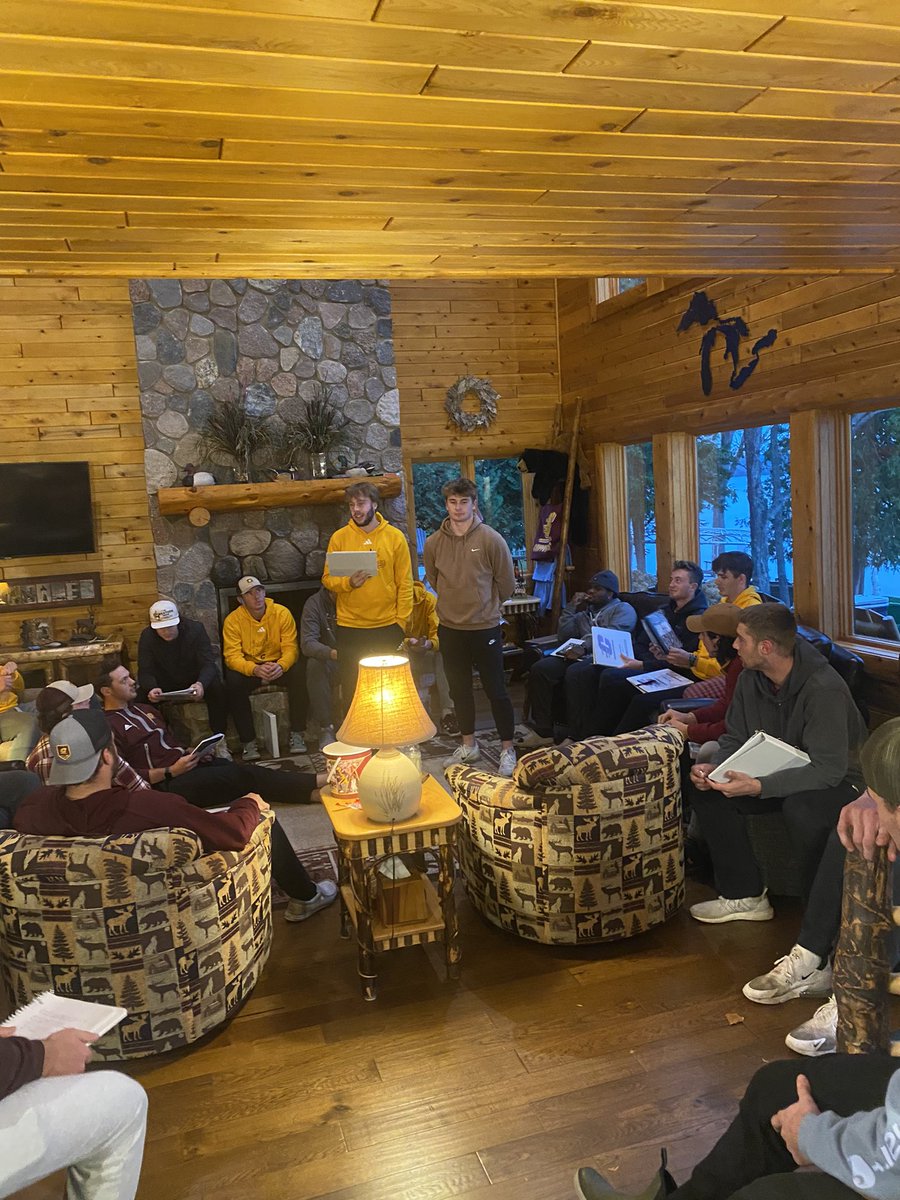 A HUGE THANK YOU to the Kanine Family for hosting our fall Team Retreat up on Burt Lake! 

We had an amazing time learning about one another, developing program expectations, growing together as a group, and having a ton of fun! 

Fire up Chippewa Baseball!
