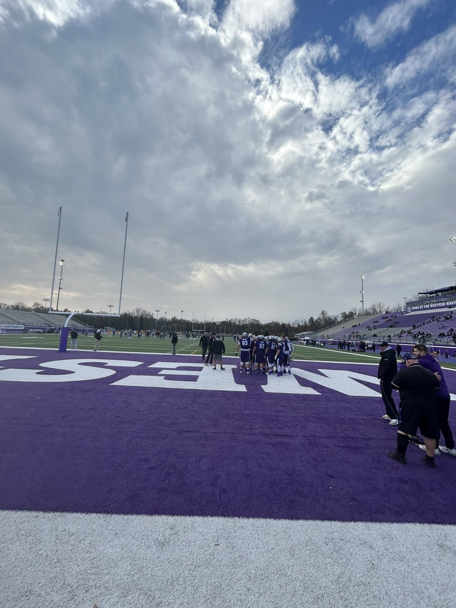 Had a great game-day visit <a href="/westernuFB/">Western Mustangs Football</a> today! Thank you <a href="/CoachGrandy/">Adam Grandy</a> <a href="/Coach_Gates/">Gaetan Richard</a> for inviting me out.