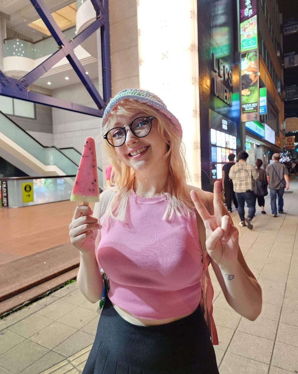 CatAleah tweet media