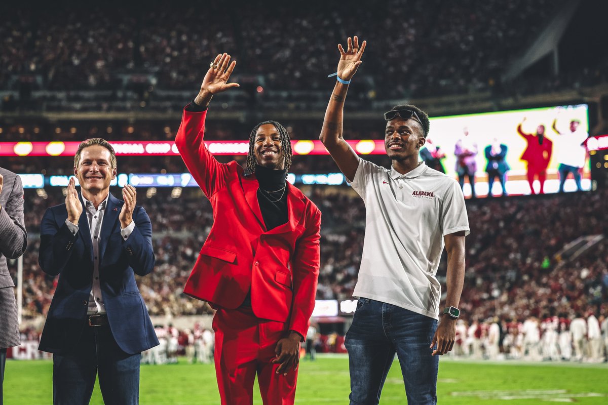 UA_Athletics's tweet photo. Fun to have Chris Robinson and Corde Long at today's game! 🏅

They secured the 1-2 Alabama sweep to become the fastest 400 hurdle duo in NCAA Championship meet history this past season!

#RollTide | @AlabamaTrack https://t.co/xz5DMp8D4x
