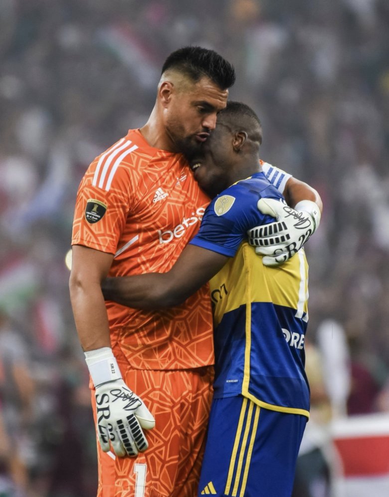 🥺💙💛💙