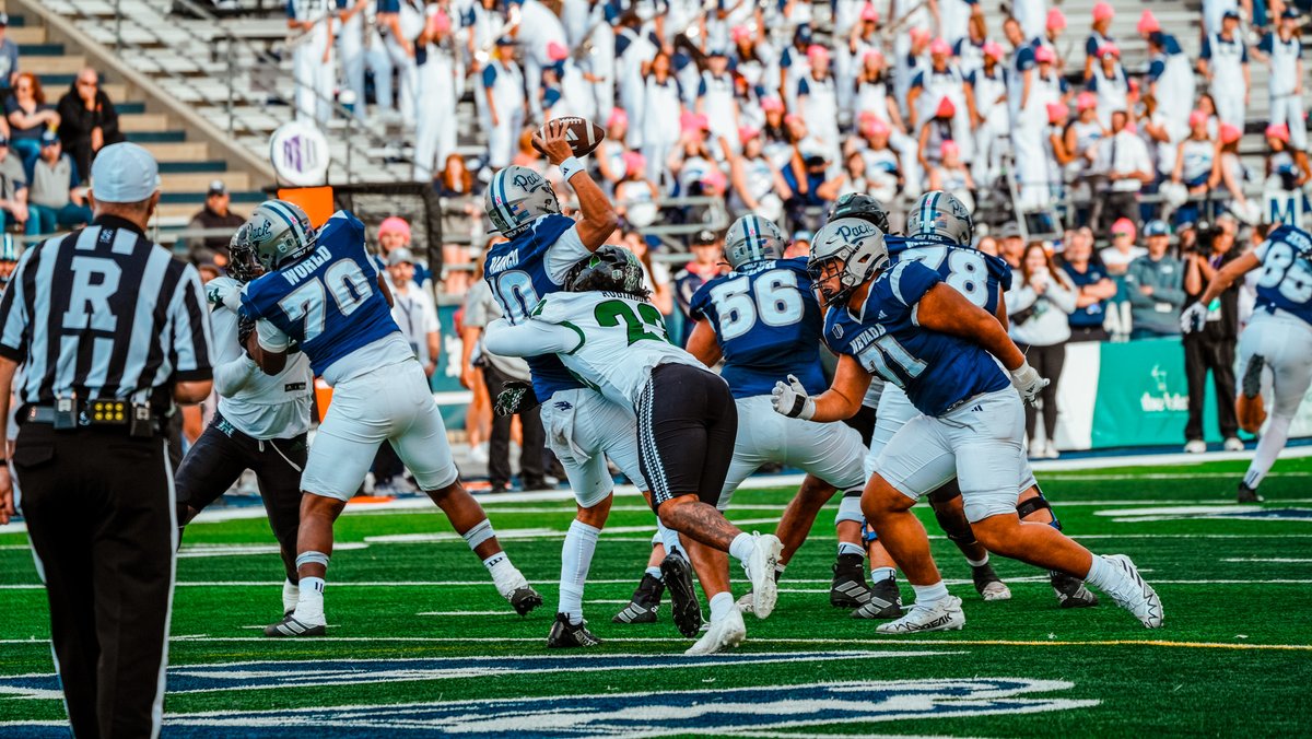 HawaiiFootball's tweet photo. A total 𝗧𝗘𝗔𝗠 𝗪𝗜𝗡 👊

#BRADDAHHOOD x #GoBows

RECAP ➜ https://t.co/JtzEPAumOJ https://t.co/W4wLrgPztH
